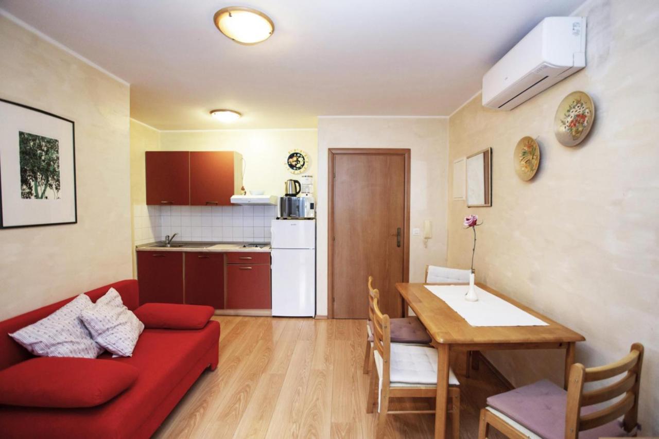 Apartments Ulika Rovinj Exterior photo