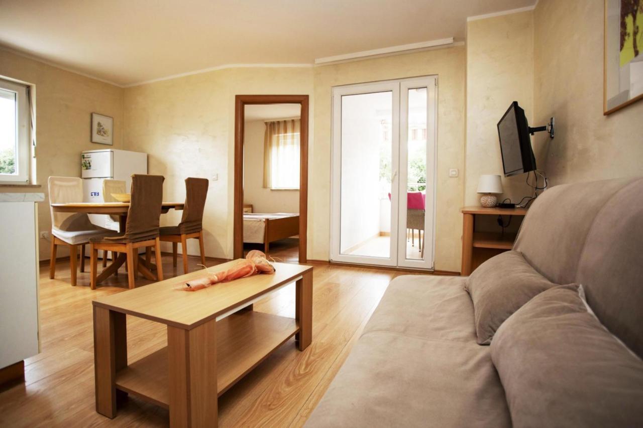 Apartments Ulika Rovinj Exterior photo